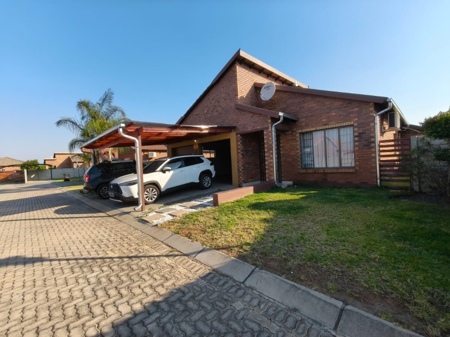 3 Bedroom Property for Sale in Waterval East North West
